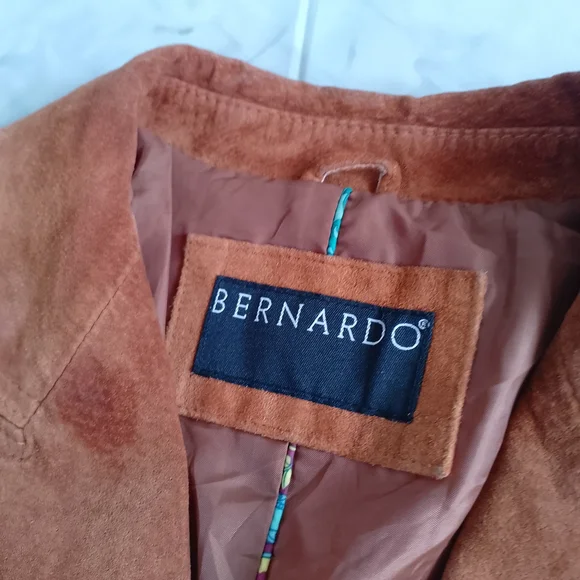 Bernardo Women's Suede Tailored Blazer Jacket in Burnt Orange - Picture 5 of 11
